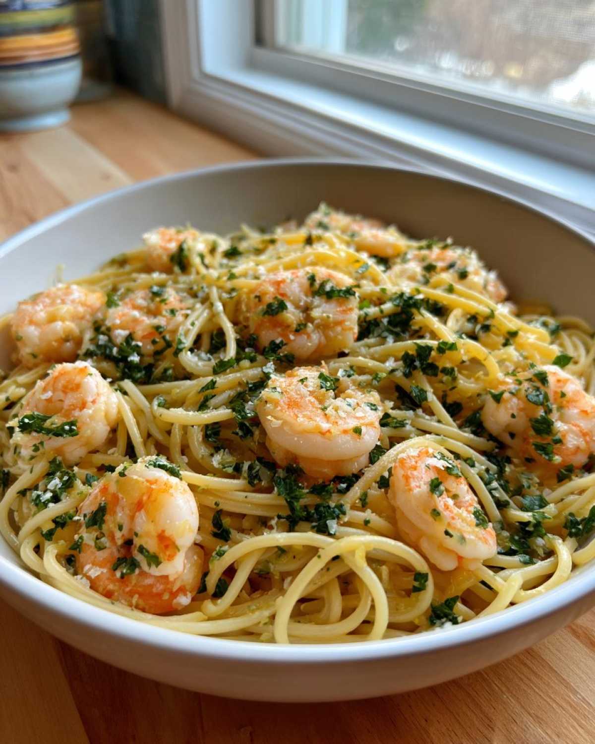 Lemon Shrimp Pasta with Garlic and Herbs - detail 1
