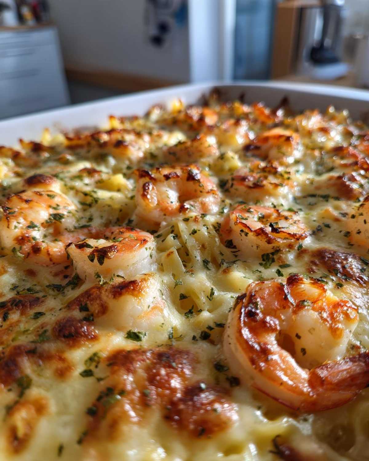 Shrimp Scampi Pasta Bake with Cheese - detail 3