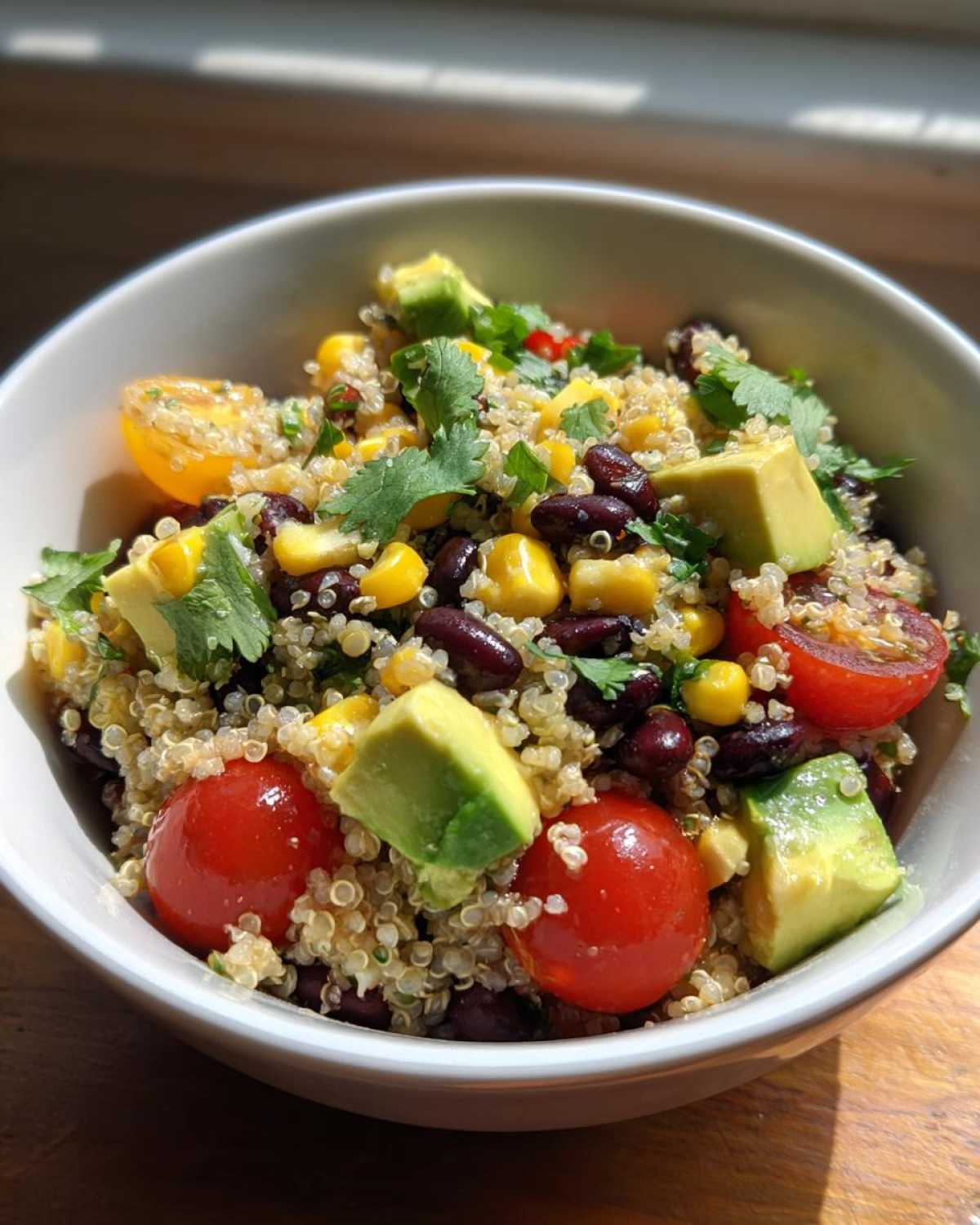 Quinoa Avocado Power Bowl - detail 2