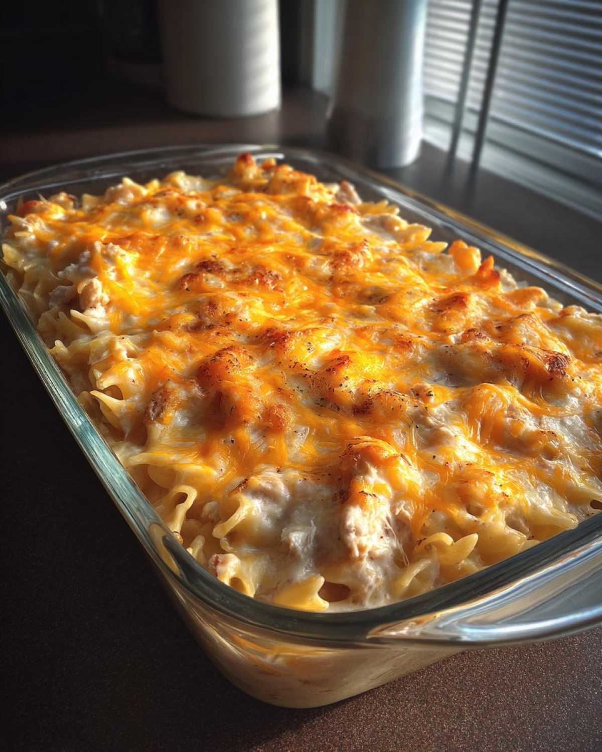 Cheesy tuna noodle casserole - detail 3