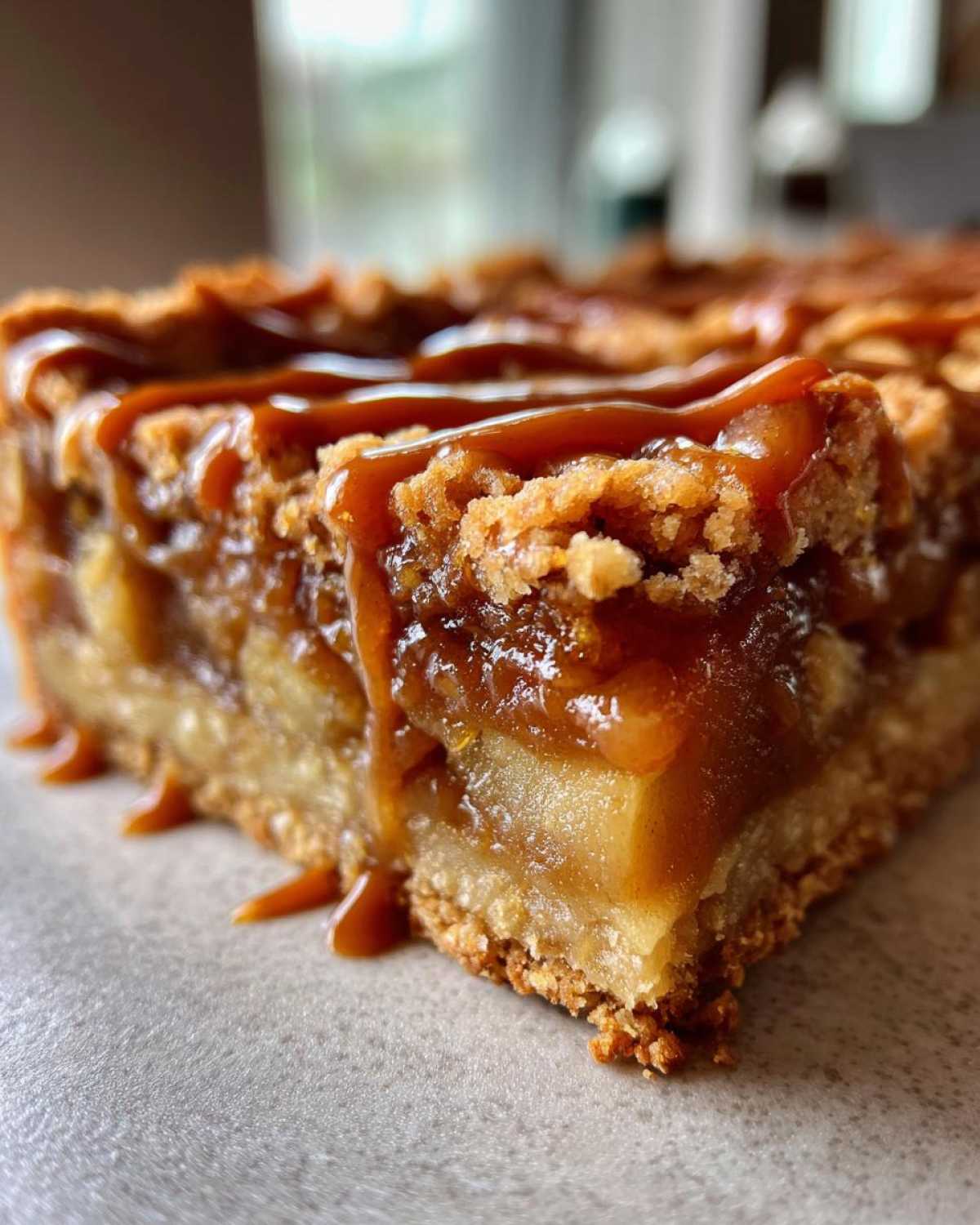 Spiced Caramel Apple Pie Bars - detail 1