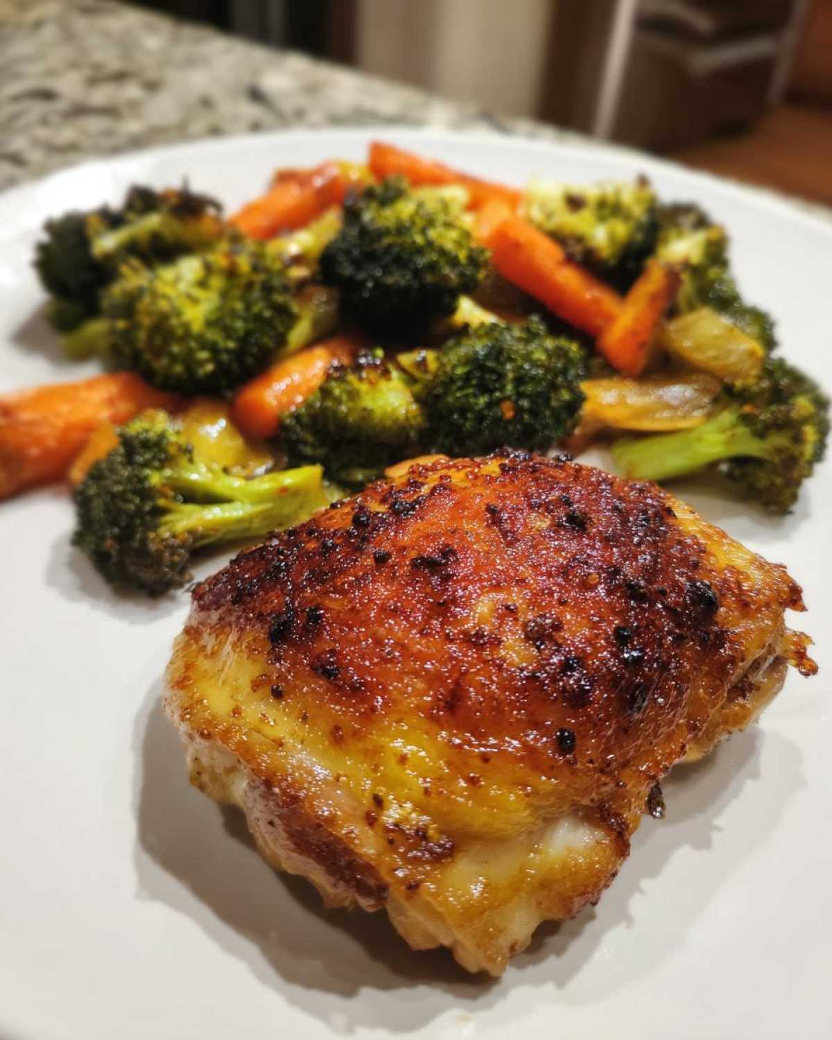 Air Fryer Crispy Chicken Thighs and Vegetables - detail 1
