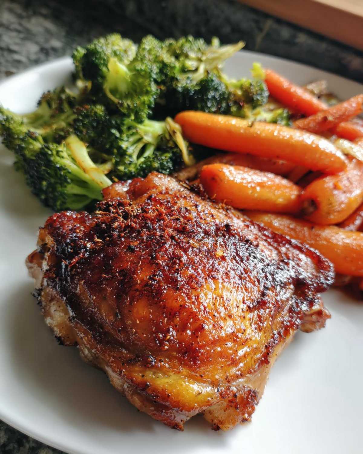 Air Fryer Crispy Chicken Thighs and Vegetables - detail 2