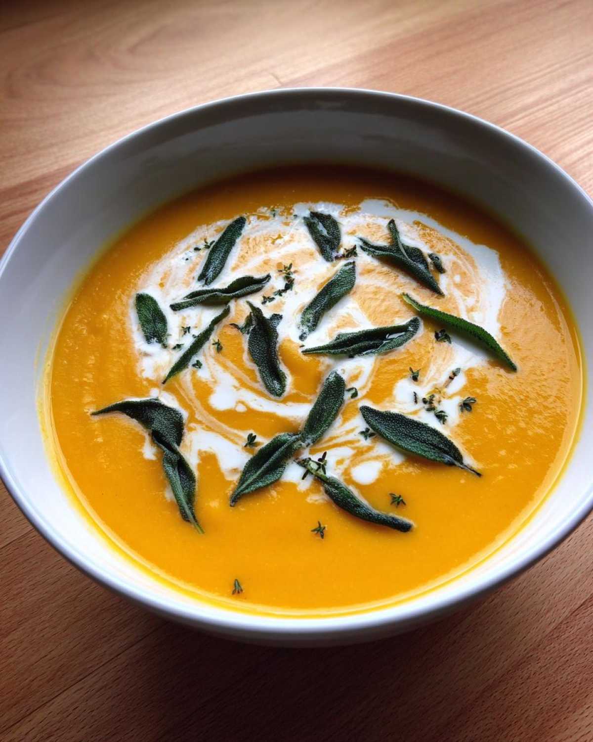 Butternut Squash Soup with Sage and Cream - detail 1
