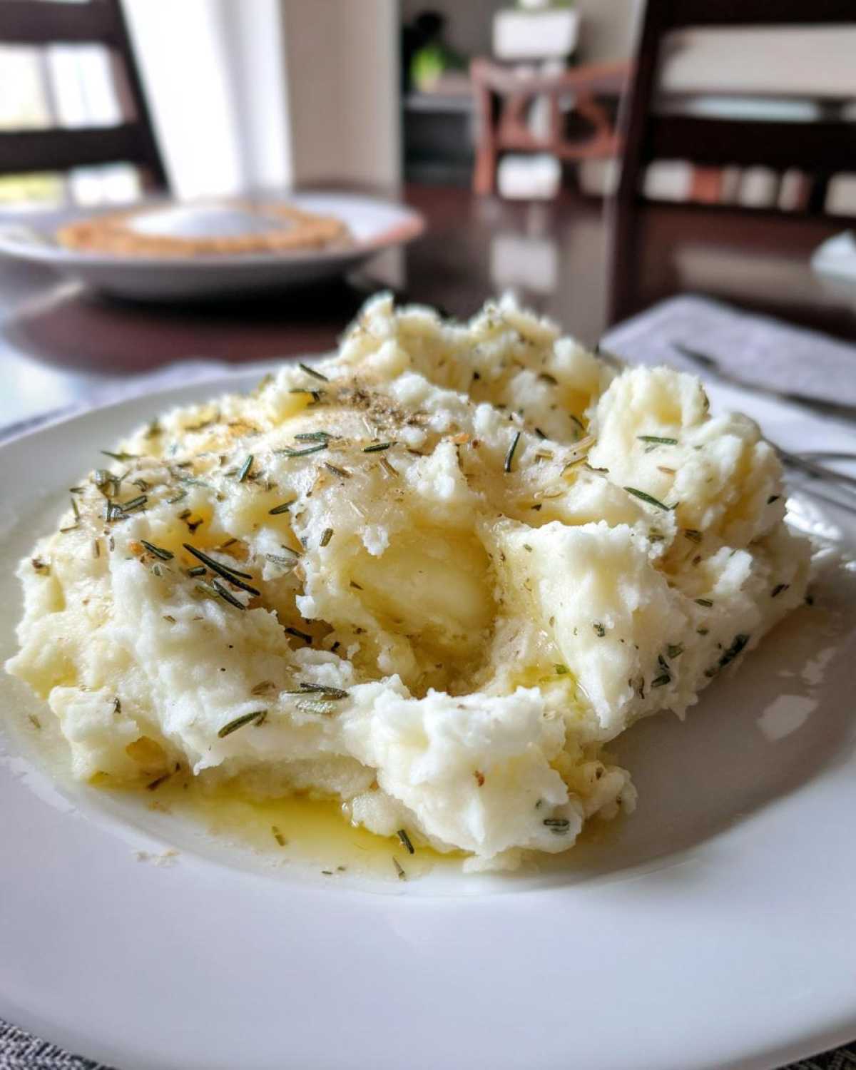 Buttery Mashed Potatoes with Garlic and Rosemary - detail 3
