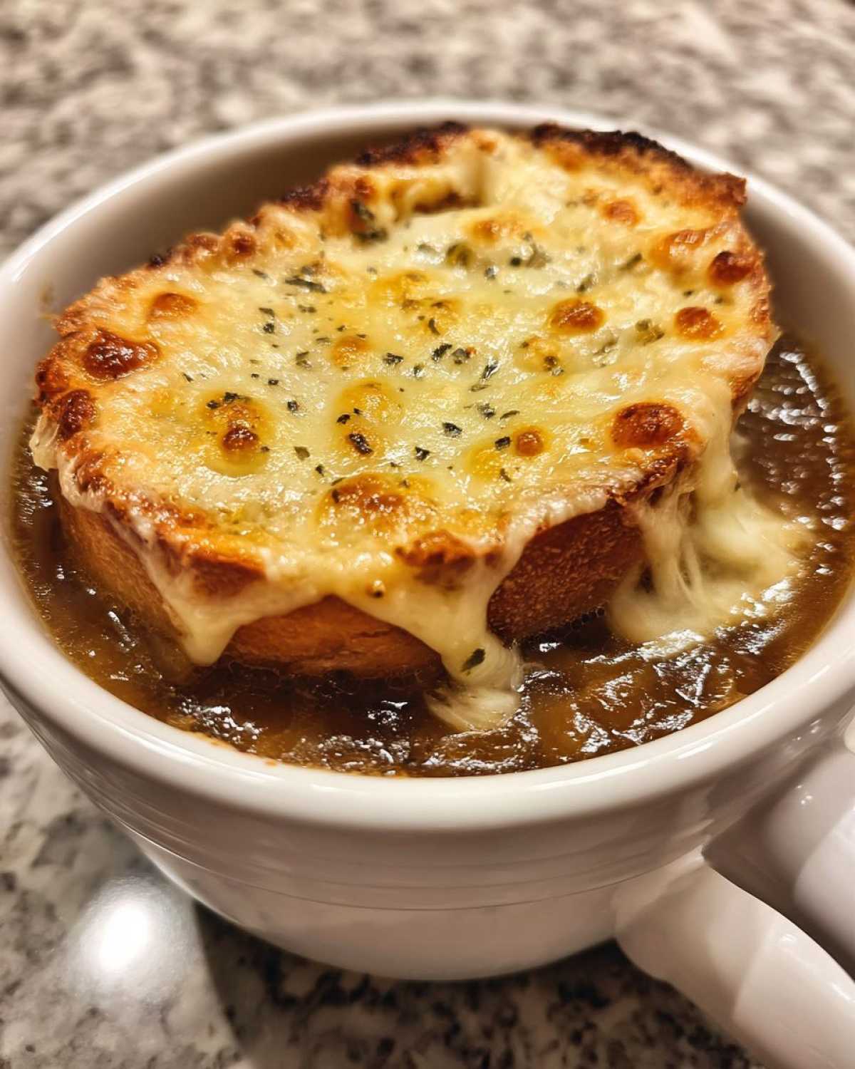 Classic French Onion Soup with Gruyere - detail 3