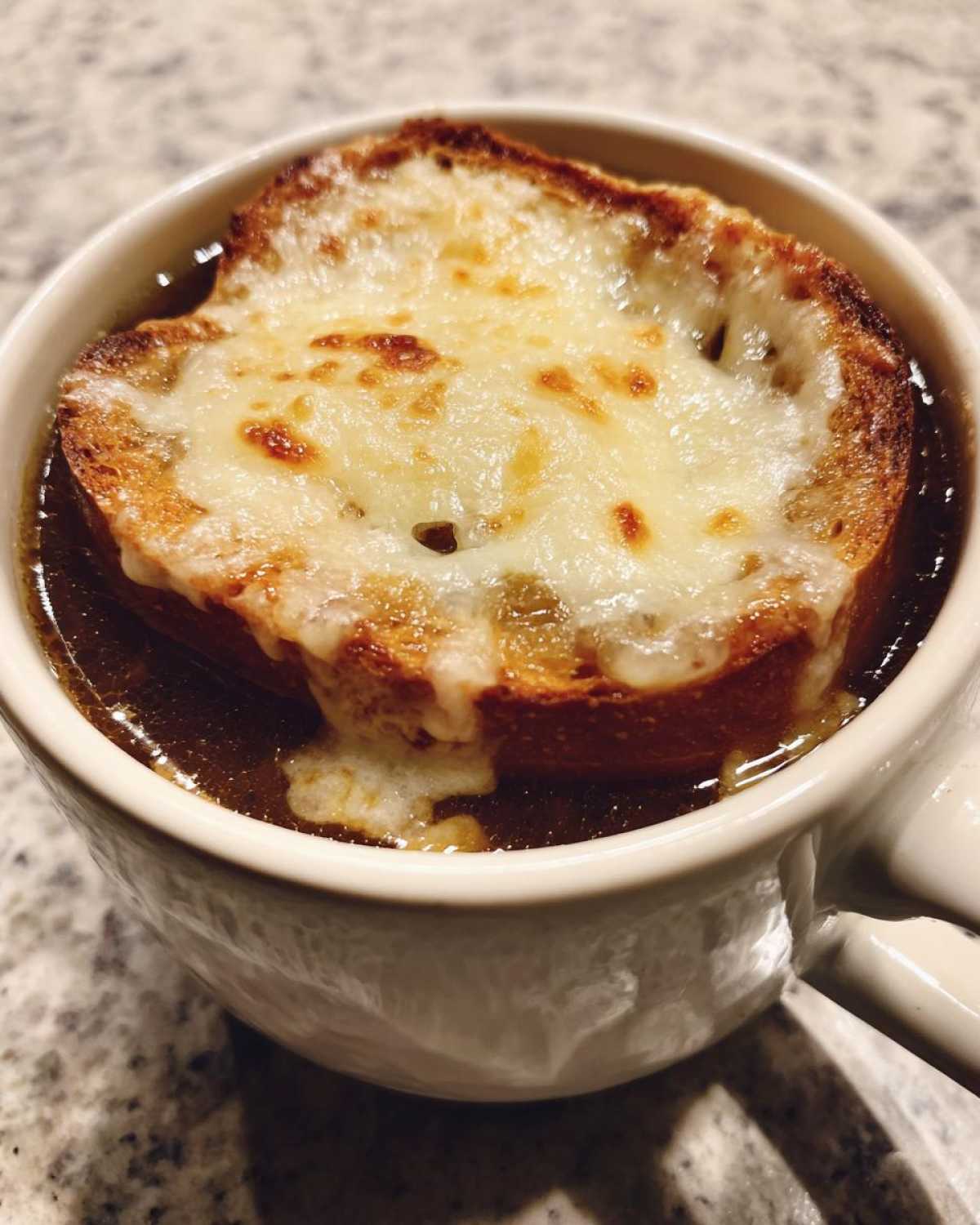Classic French Onion Soup with Gruyere - detail 4