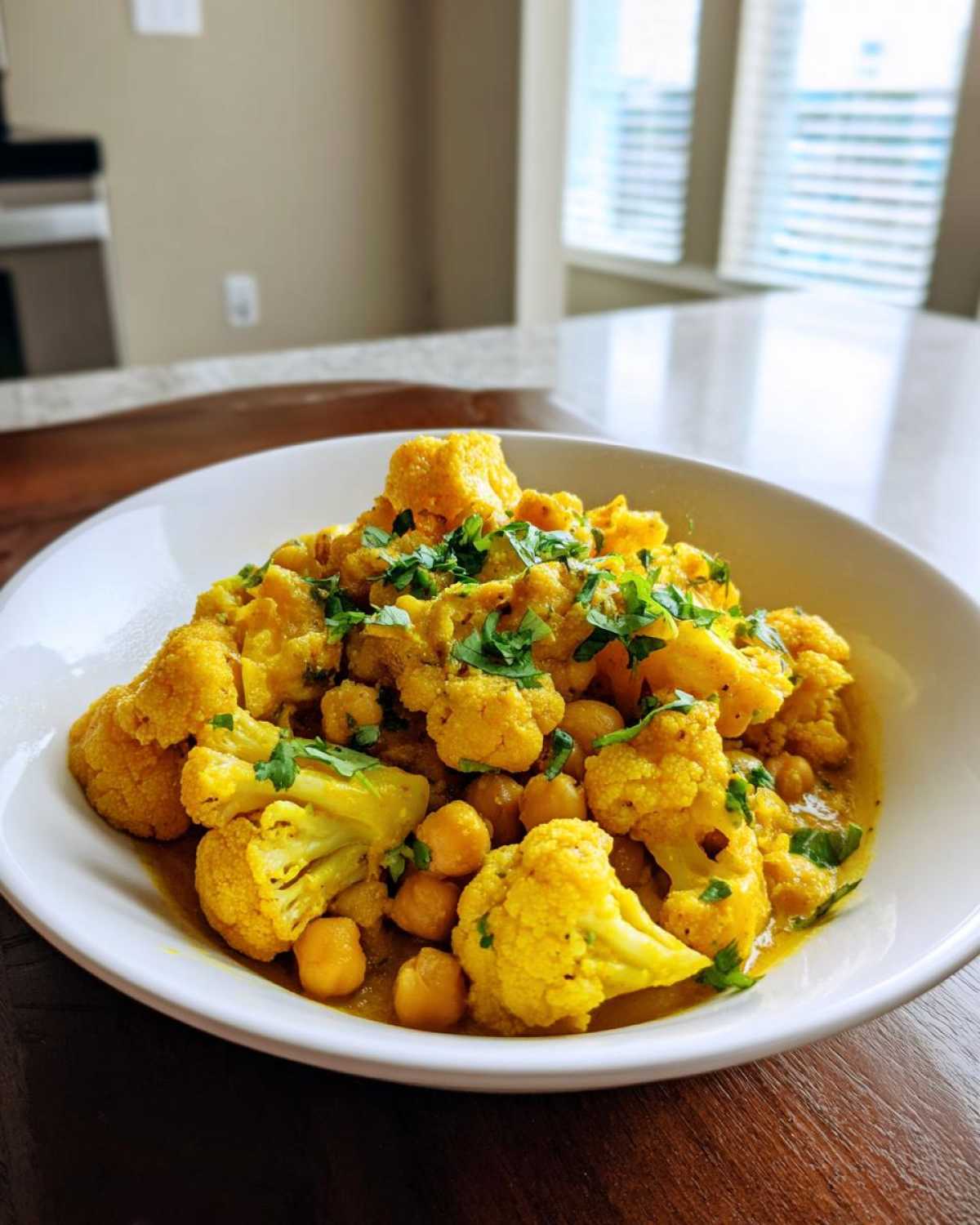 Indian-Spiced Cauliflower Chickpea Curry - detail 1