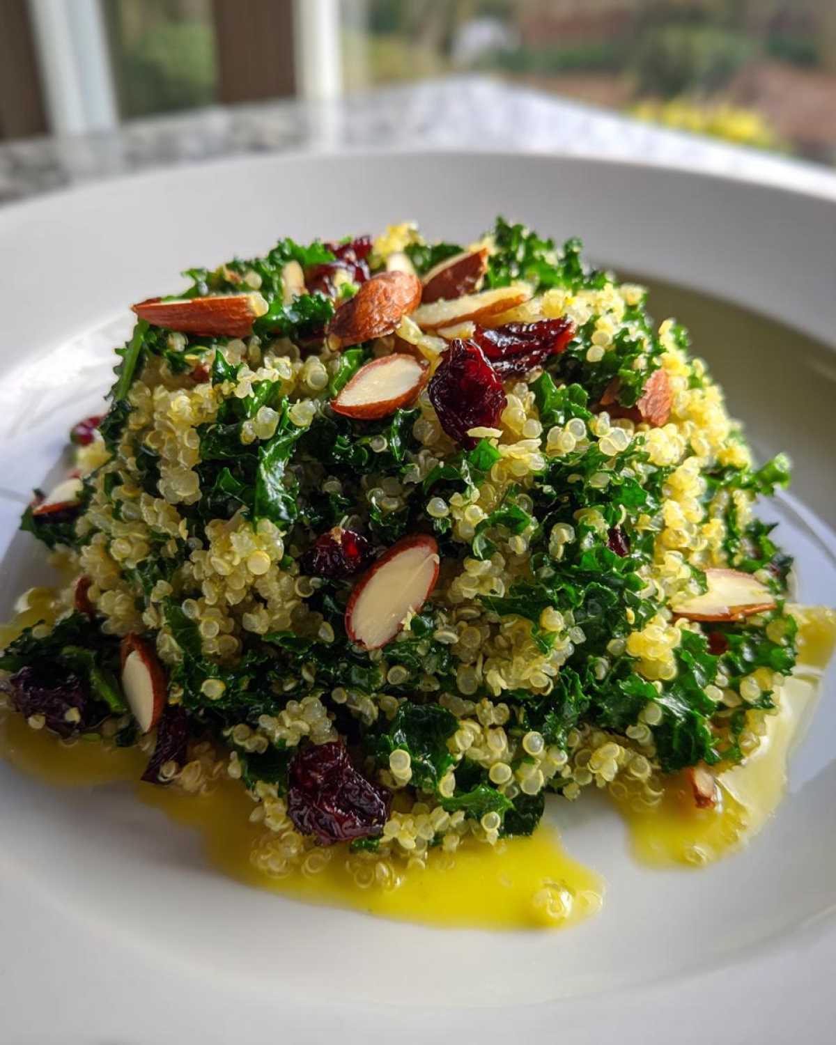 Kale and Quinoa Power Salad with Lemon Vinaigrette - detail 3