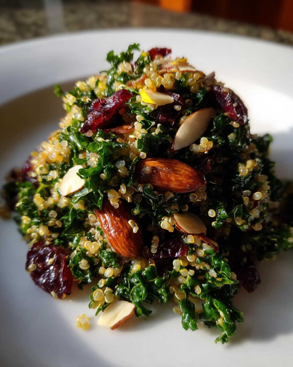 Kale and Quinoa Power Salad with Lemon Vinaigrette - detail 4