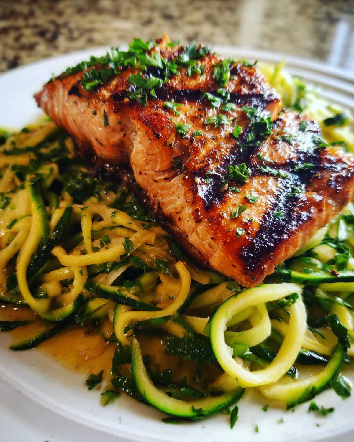 Lemon Garlic Grilled Salmon with Zucchini Noodles - detail 3
