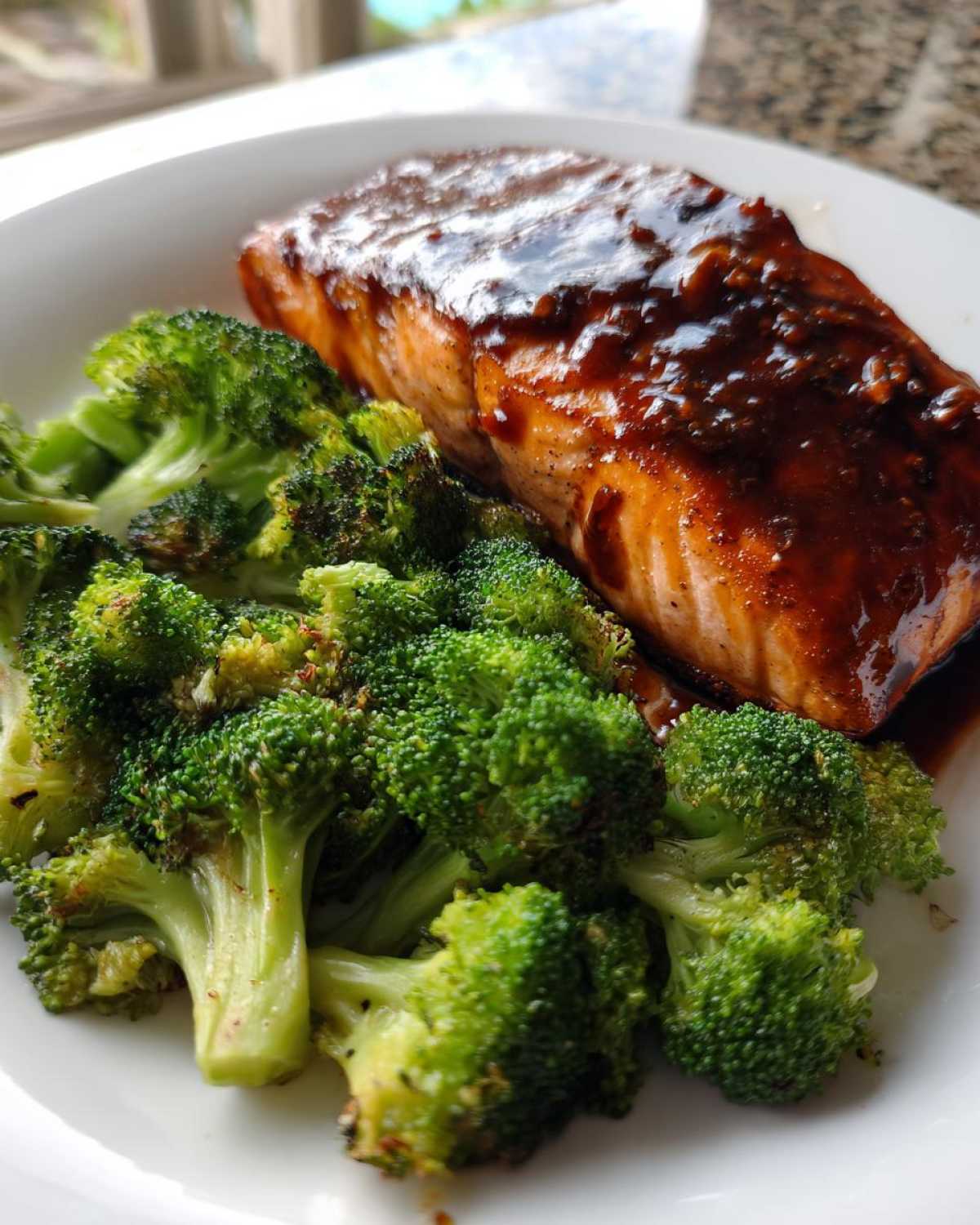 One-Pan Teriyaki Salmon and Broccoli - detail 1