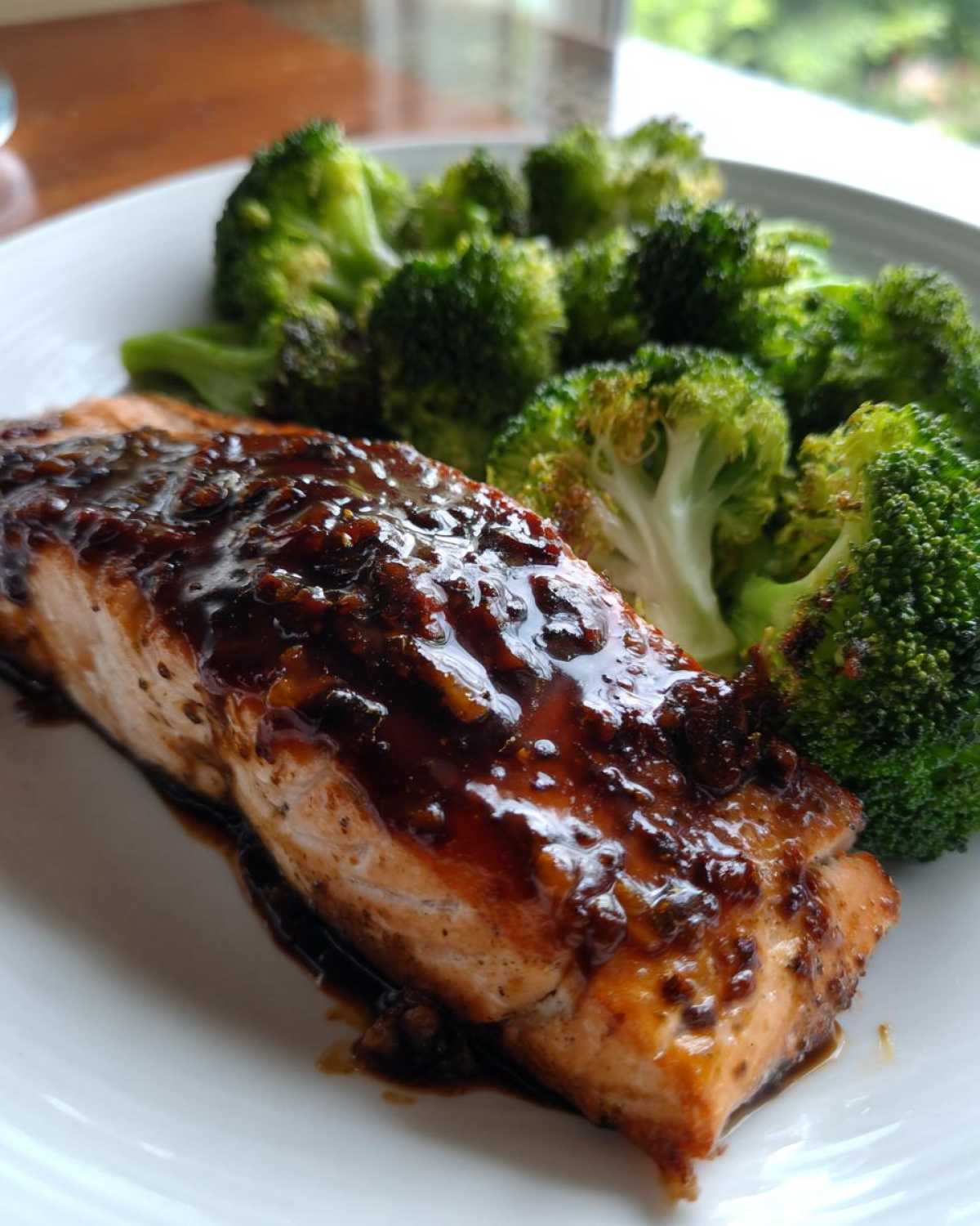 One-Pan Teriyaki Salmon and Broccoli - detail 2