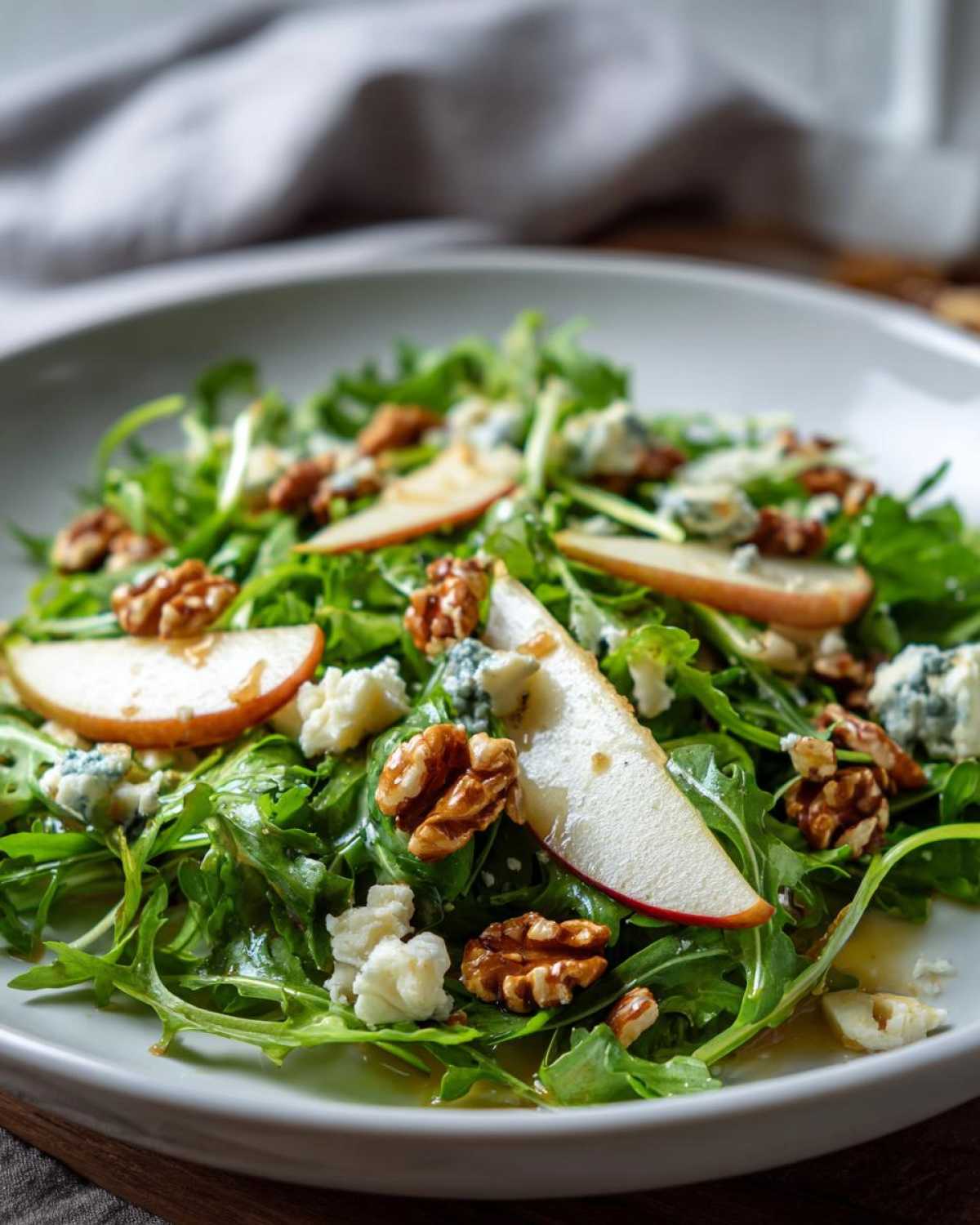 Pear and Gorgonzola Arugula Salad - detail 1