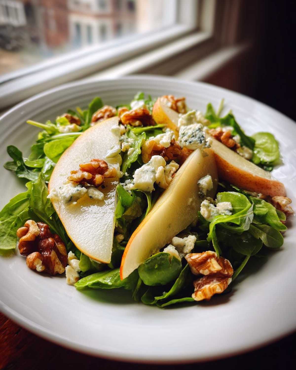 Pear and Gorgonzola Arugula Salad - detail 3