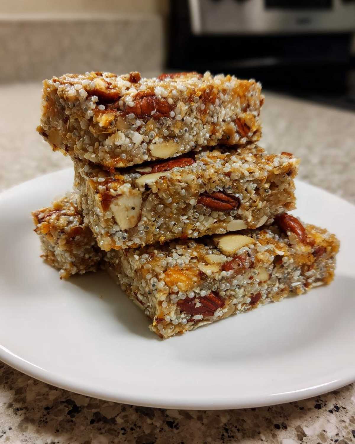 Quinoa Energy Bars with Nuts and Seeds - detail 3